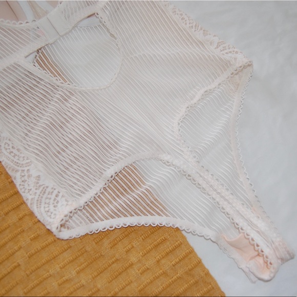 LaSenza White Lace Cup Bodysuit - Picture 3 of 6